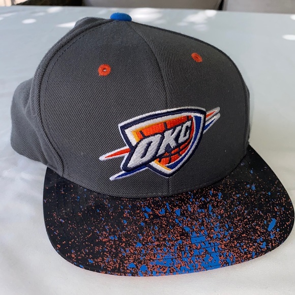 Mitchell & Ness Other - OKC Thunder Gray Snap Back Hat